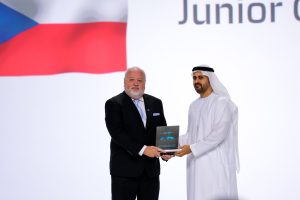 بحضور محمد بن راشد.. ذياب بن محمد يكرّم الفائزين بجائزة التميز الحكومي العالمي