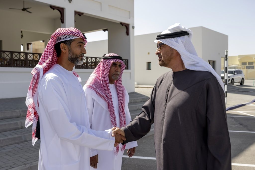رئيس الدولة يعزي في وفاة غانم المزروعي وعبدالله المقبالي