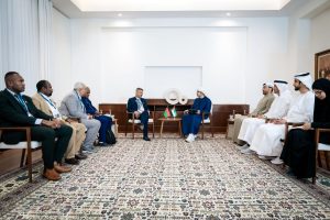 عبدالله بن زايد يبحث مع نائب رئيس وزراء فانواتو ووزير خارجية مالطا علاقات التعاون