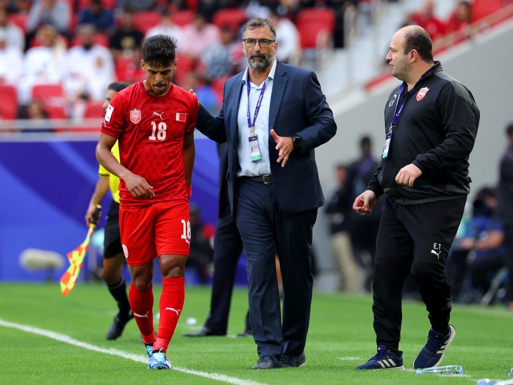 بالتراضي.. منتخب البحرين ينهي تعاقده مع المدرب بيتزي