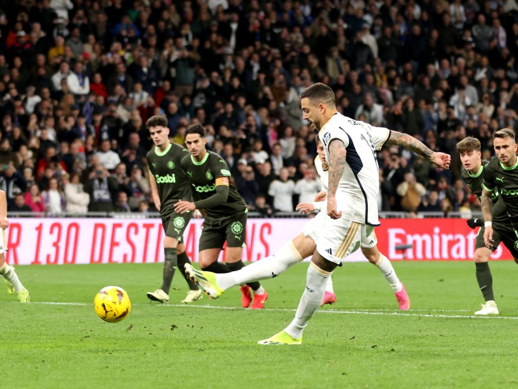 شاهد.. كواليس نقاش “ركلة الجزاء” بين التركي غولر وخوسيلو لاعبَي ريال مدريد
