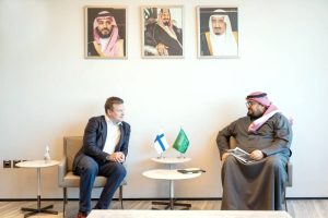 الإبراهيم يعزز التعاون مع فنلندا