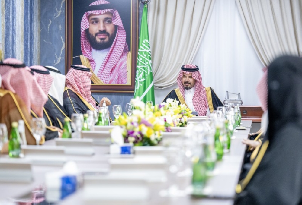 أمير المدينة المنورة يرأس اجتماع المجلس المحلي بمحافظة بدر