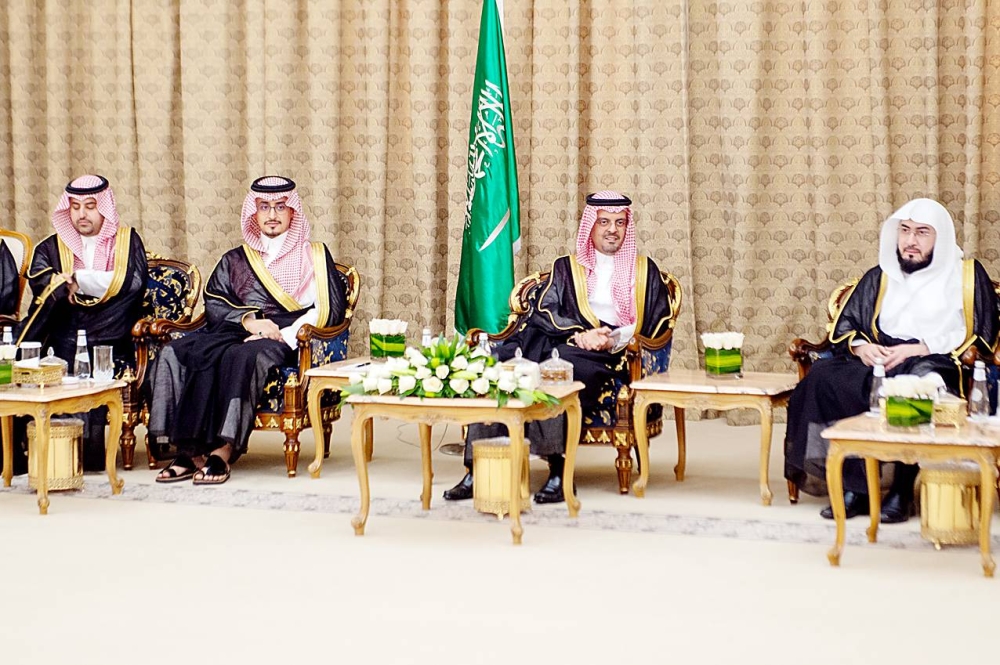 نائب أمير مكة يستعرض الاستعدادات المبكرة لرمضان القادم