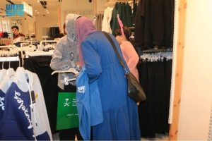 «سلمان للإغاثة» يوزع 2089 قسيمة شرائية على الأسر المتضررة من الزلزال بسورية