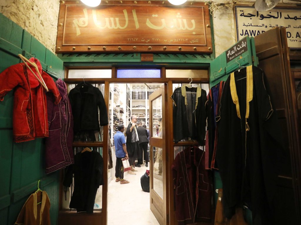 البشت.. رمز ثقافي خليجي يسعى للانضمام للتراث العالمي لليونسكو
