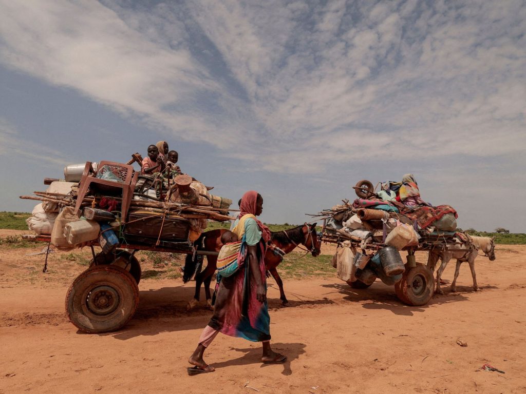 الأمم المتحدة تتحدث عن نزوح واسع في الفاشر وتحذيرات من مجاعة بالسودان