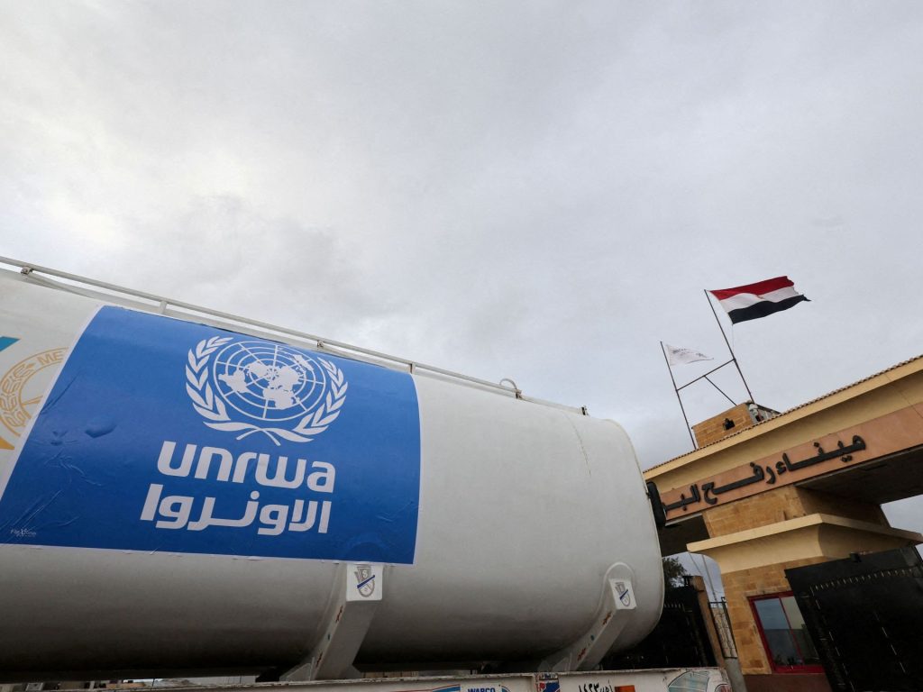 نتنياهو يطالب بإنهاء مهمة الأونروا ومسؤول إسرائيلي يؤكد استحالة إيجاد بديل