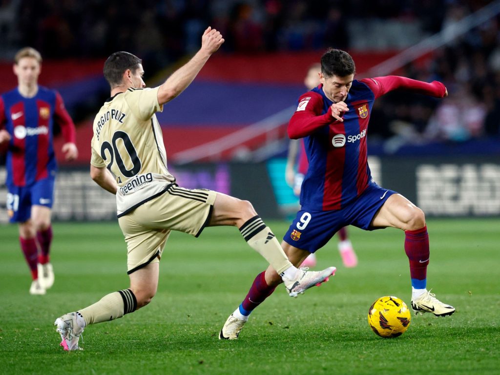 برشلونة يتعادل مع غرناطة بشق الأنفس وأتلتيكو مدريد يواصل مسلسل تراجعه