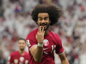 شاهد.. أكرم عفيف علامة فارقة في صناعة وتسجيل الأهداف بكأس آسيا
