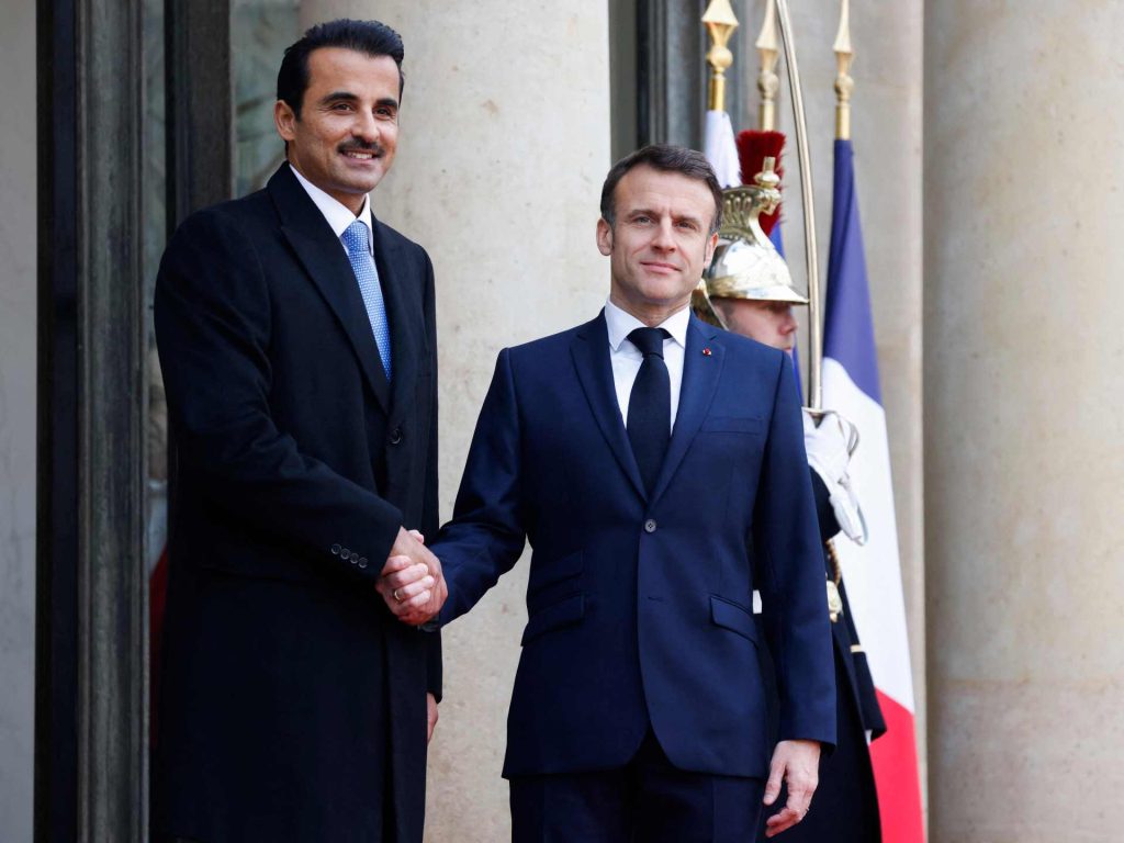 توازن أم ازدواجية معايير.. ما وراء تنسيق المساعدات الفرنسية لغزة؟