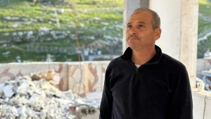 هدم عمارته بيده.. المقدسي حسني شويكي يختار “أهون المُرين”