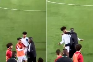 “مشاهد صادمة وفضيحة مدوية”.. شجب وإدانة على مواقع التواصل بعد صفع مدرب منتخب الجزائر لاعبيه