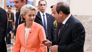 الاتحاد الأوروبي سيسرع إجراءات دعم مصر بسبب “التدهور السريع” لاقتصادها