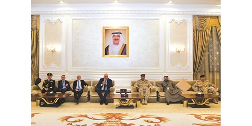 وزير الدفاع الإيطالي يصل إلى الكويت في زيارة رسمية