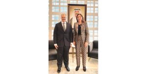 تمكين المرأة وتشجيعها على الأعمال متناهية الصغر كالمشاريع المنزلية وتوفير المواد الأولية .. دشتي: رفع الكفاءات في سوق العمل عبر تدريب الموظفين وتقديم برامج لتطوير أدائهم
