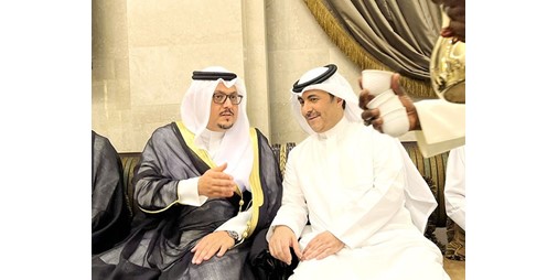 محمد سلطان بن حثلين يستقبل المهنئين بشهر رمضان
