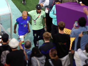 هل يدفع نيمار مليون يورو كفالة إخراج داني ألفيش من السجن؟