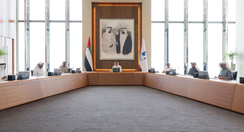 خالد بن محمد يطّلع على التقدم في تنفيذ مبادرات «أدنوك» الاستراتيجية