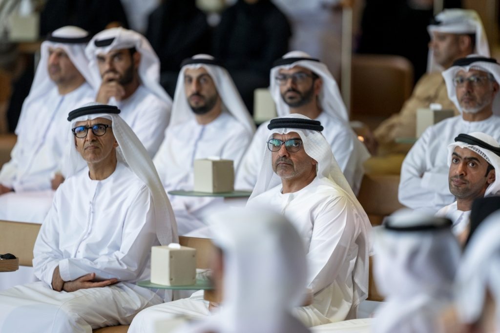 حامد بن زايد يشهد محاضرة «الاتجاهات التكنولوجية في مجال الصحة»