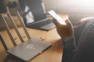 الإمارات الخامسة عالمياً في سرعة الإنترنت الثابت بنهاية فبراير