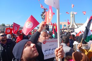 معارضون تونسيون يحذرون من منافسة غير نزيهة بانتخابات الرئاسة