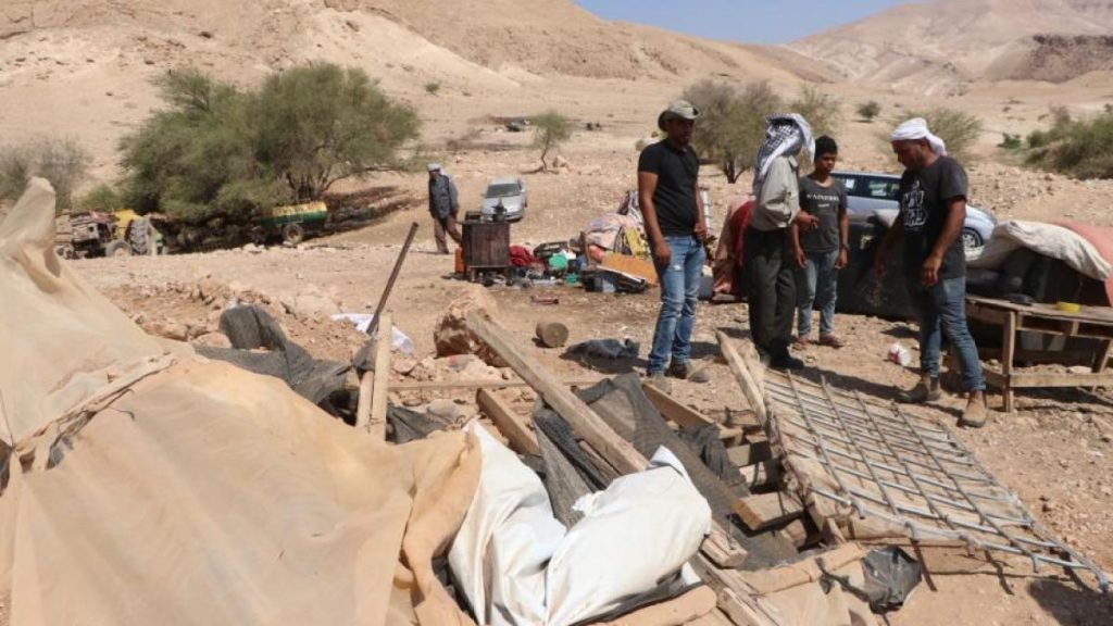هكذا يستهدف الاحتلال بدو الضفة لتنفيذ مخططاته الاستيطانية