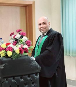 الصادق ينال الدكتوراه في «الجريمة السياسية»