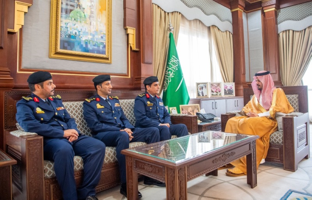 سلمان بن سلطان يلتقي قائد القوات الخاصة للأمن والحماية