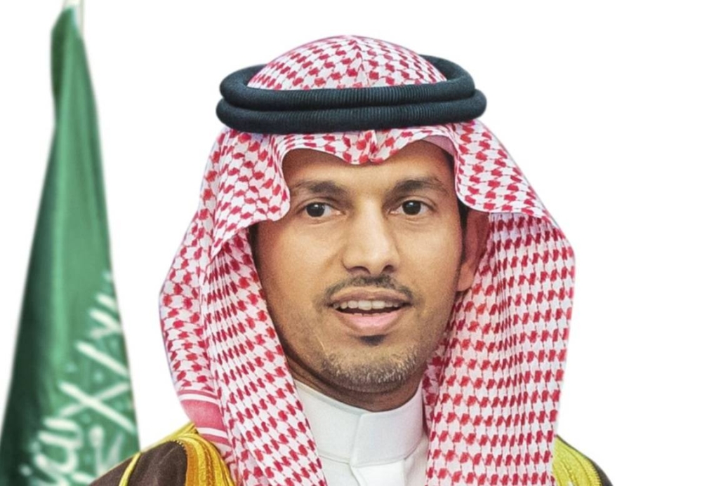 العرادي يرفع شكره للقيادة بمناسبة ترقيته للمرتبة الـ 14 بأمانة الشرقية