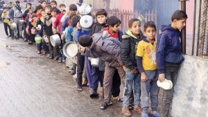 بوريل: إسرائيل تستخدم سلاح التجويع في حرب غزة