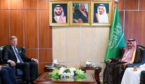 آل جابر للمبعوث الأممي: السعودية تدعم الجهود المتواصلة لسلام دائم وشامل في اليمن