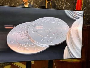 وسط تحذيرات من البنك المركزي اليمني.. الحوثي يصدر عملة معدنية جديدة للـ100 ريال