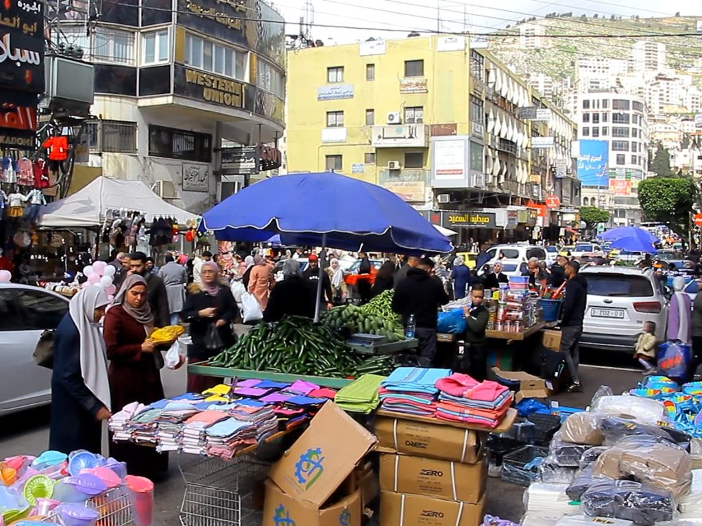 مبادرات فلسطينية رمضانية جماعية وفردية.. يد الخير ممدودة وهذه أشكالها