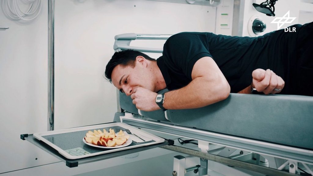 كيف تكسب 18000 يورو لمدة شهرين من العمل دون مغادرة سريرك