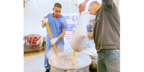 «الهلال الأحمر» تُدخل أول شحنة طحين لشمال غزة