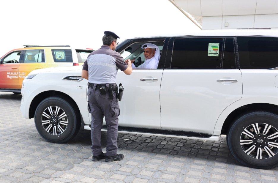 شرطة أبوظبي تهنئ القادمين بطريق الشيخ خليفة بن زايد الدولي