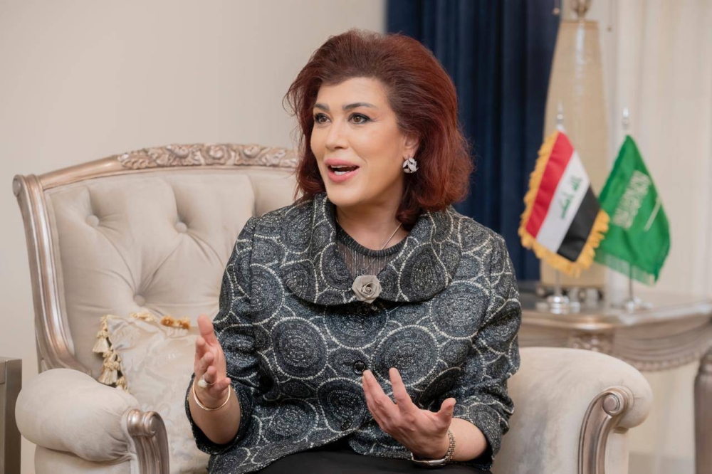 سفيرة العراق لـ«عكاظ»: متفائلون برسم شراكة إستراتيجية مستدامة مع المملكةلقائي بولي العهد مناسبة مهمة في مسيرتي الدبلوماسية..