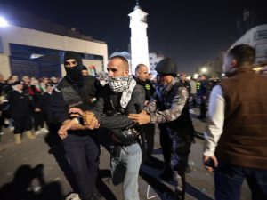 تحييد الشعوب في معركة غزة.. سياسات الاحتواء والتطويع