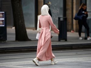 المسلمون في شمال فرنسا.. بين الرقابة الذاتية والهجرة إلى الخارج