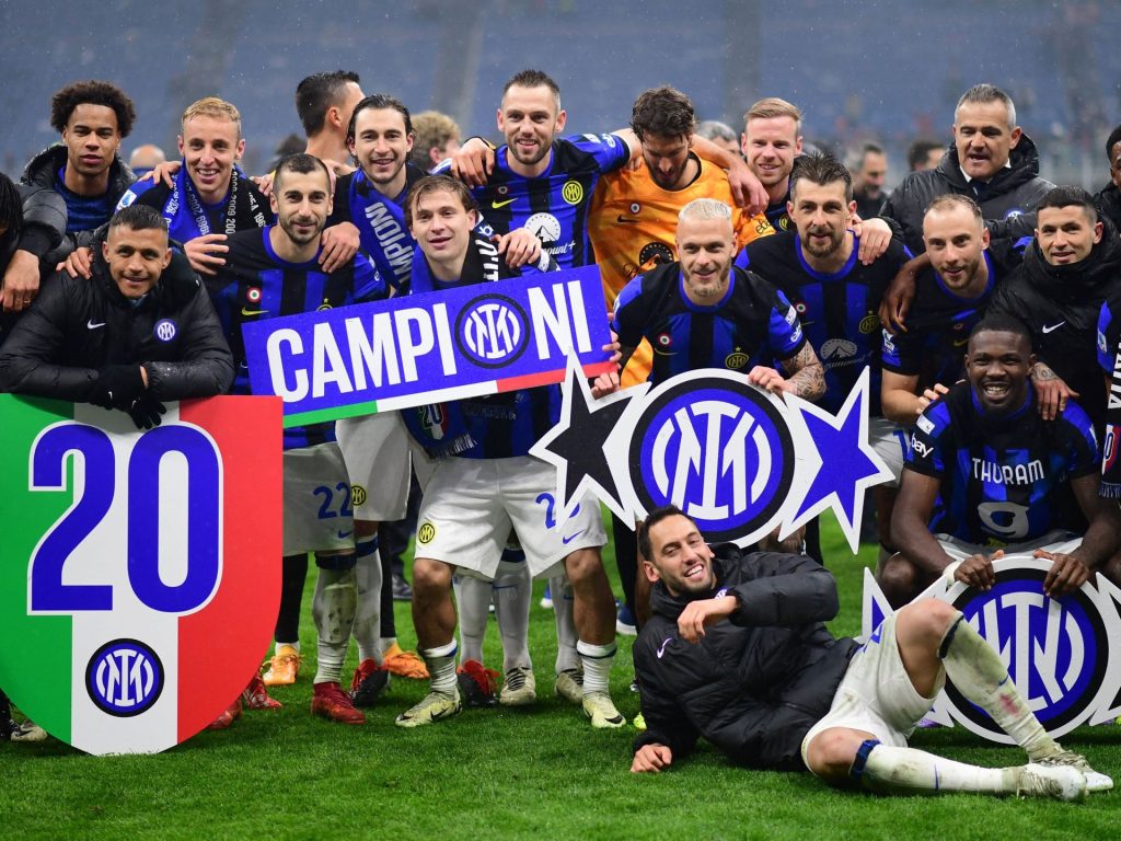 إنتر ميلان يتوج بلقب الدوري الإيطالي للمرة الـ20 في تاريخه