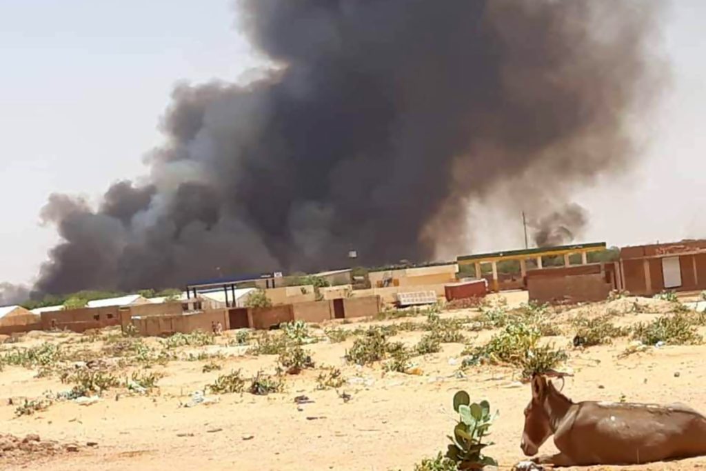قبل وبعد.. صور تظهر دمار مناطق بأكملها غرب السودان