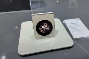 بسعر منافس وشاشة قابلة للطي..هاتف نوبيا الجديد يخطف الأنظار