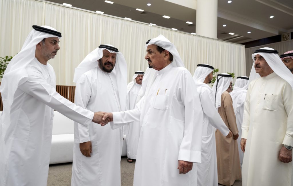 حاكما عجمان وأم القيوين والشيوخ يعزون بوفاة هزاع بن سلطان بن زايد