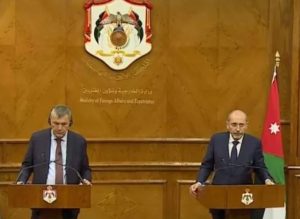 وزير الخارجية الأردني: الوضع في غزة «كارثي».. وإسرائيل تستهدف «الأونروا»