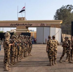 مصدر أمني مصري: تبادل إطلاق النار بين إسرائيل والفلسطينيين وراء مقتل عنصر حماية