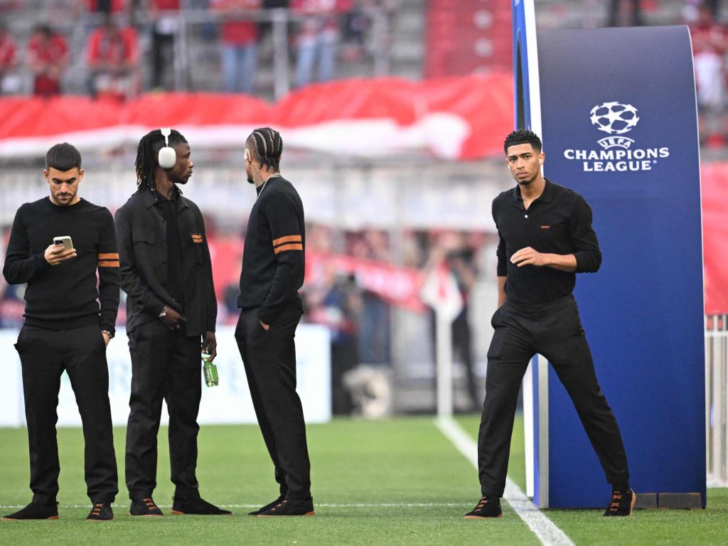 سر طقوس بيلينغهام لاعب ريال مدريد قبل كل مباراة