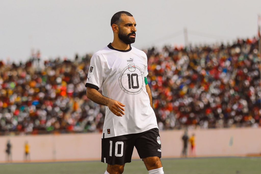 صلاح يُجنب مصر الهزيمة والجزائر تنتفض ضد أوغندا في تصفيات كأس العالم 2026