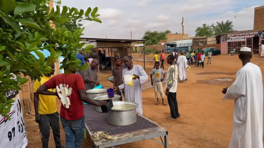 التكايا ملاذ السودانيين الذين عصفت بهم الحرب