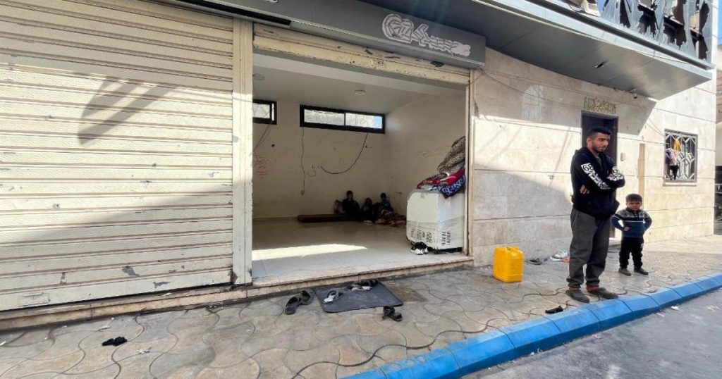 شمال غزة.. حين تتحول محطات الوقود لمأوى نزوح